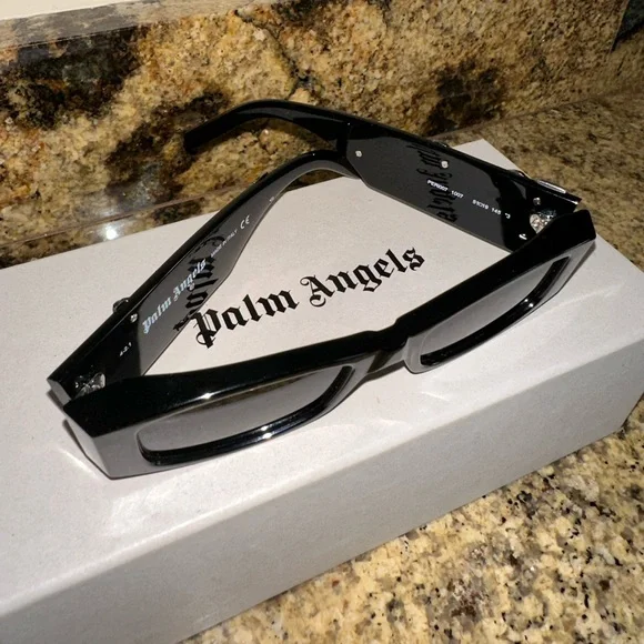 **SOLD** Palm Angels “Angel” Sunglasses Black - Picture 8 of 13